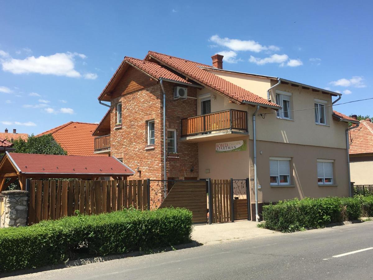 Bobita Apartman Sárvár Екстериор снимка