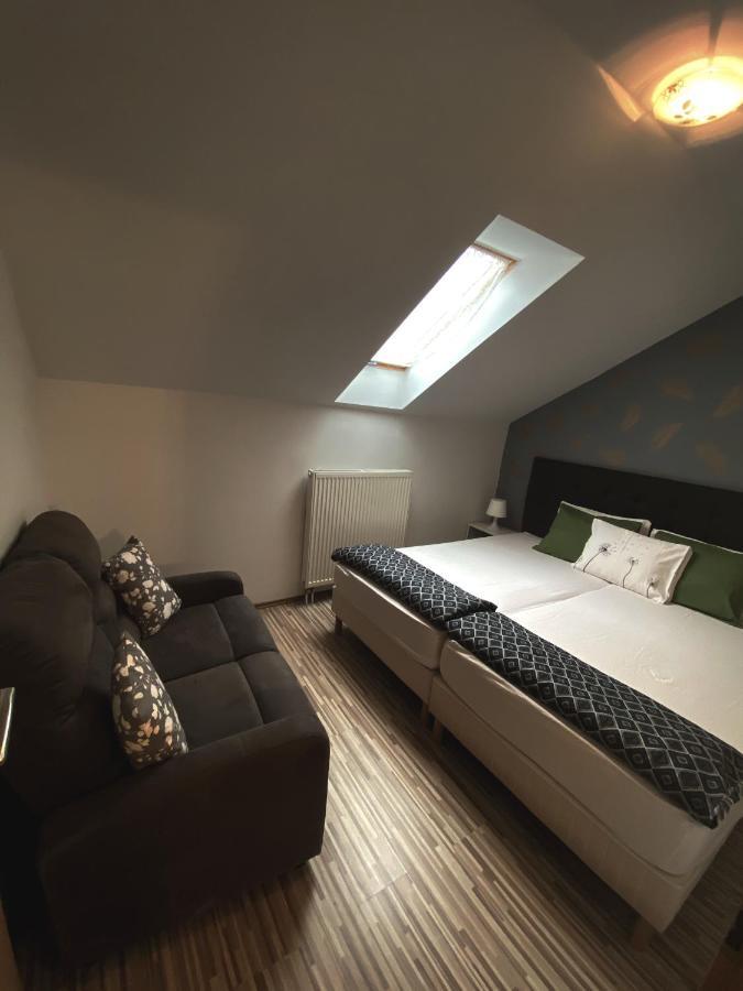 Bobita Apartman Sárvár Екстериор снимка